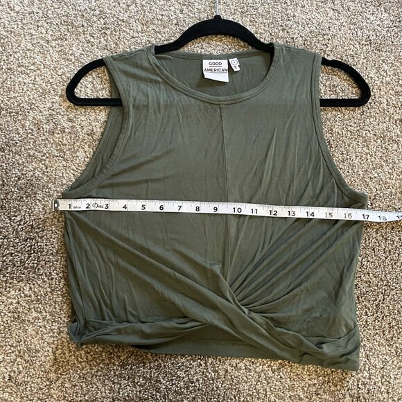 Good American THE KNOT A QUITTER TANK in Olive Size 2 - Picture 5 of 6